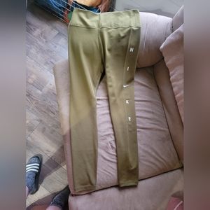 Women's Nike MD Leggings